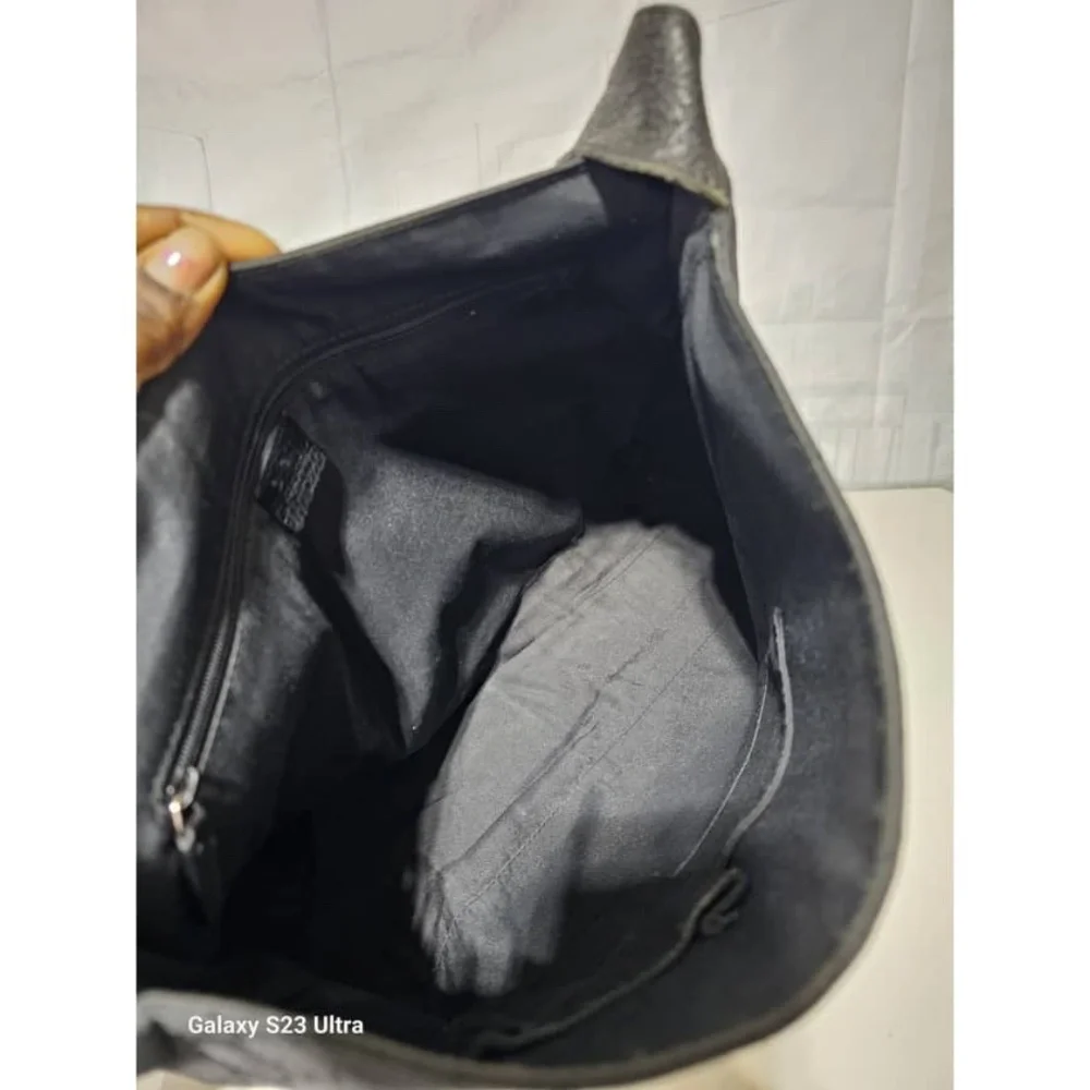 Authentic Gucci GG Nylon Messenger Bag Black - Picture 9 of 12